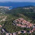 Apartment Gorgeous Apartment In Rabac With Wifi *