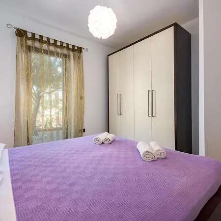 Gorgeous Apartment In Rabac With Wifi