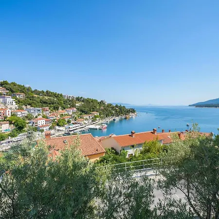 Gorgeous Apartment In Rabac With Wifi *