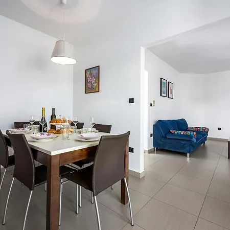 Gorgeous Apartment In Rabac With Wifi Apartment *