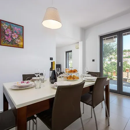 Gorgeous Apartment In Rabac With Wifi * Rabac