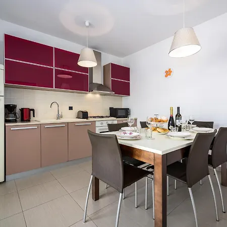 Appartement 2 Bedroom Beautiful In Rabac