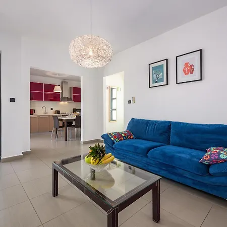 2 Bedroom Beautiful In Appartement Rabac