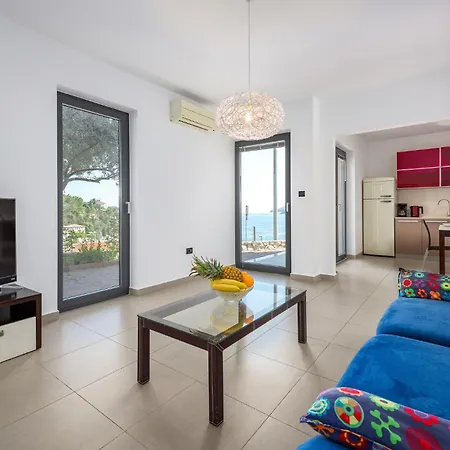 Appartement 2 Bedroom Beautiful In Rabac