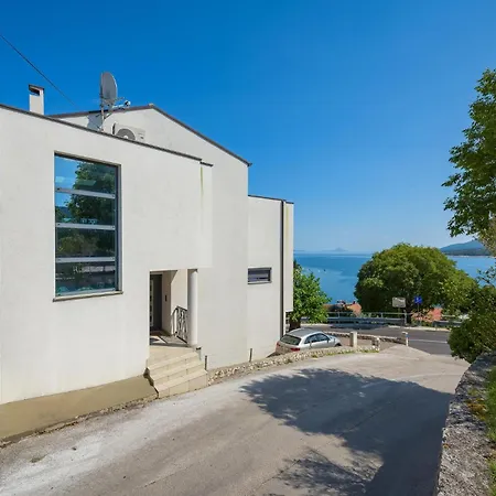 Gorgeous Apartment In Rabac With Wifi *