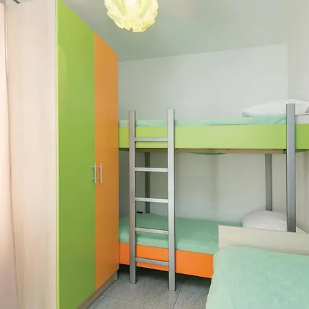 Appartamento Bellissimo Con 2 Da Letto A Rabac